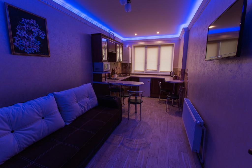 Modern Apartment On Akademika Sakharova 27A Ivano-Frankivsk Exterior photo