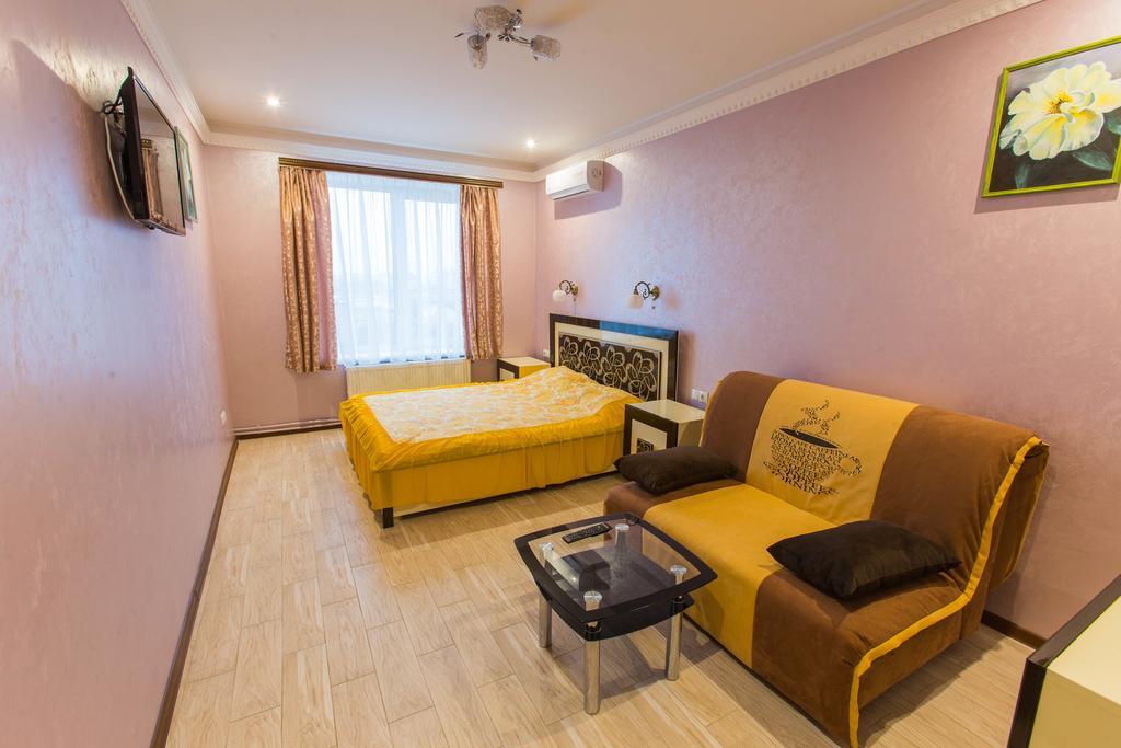 Modern Apartment On Akademika Sakharova 27A Ivano-Frankivsk Exterior photo