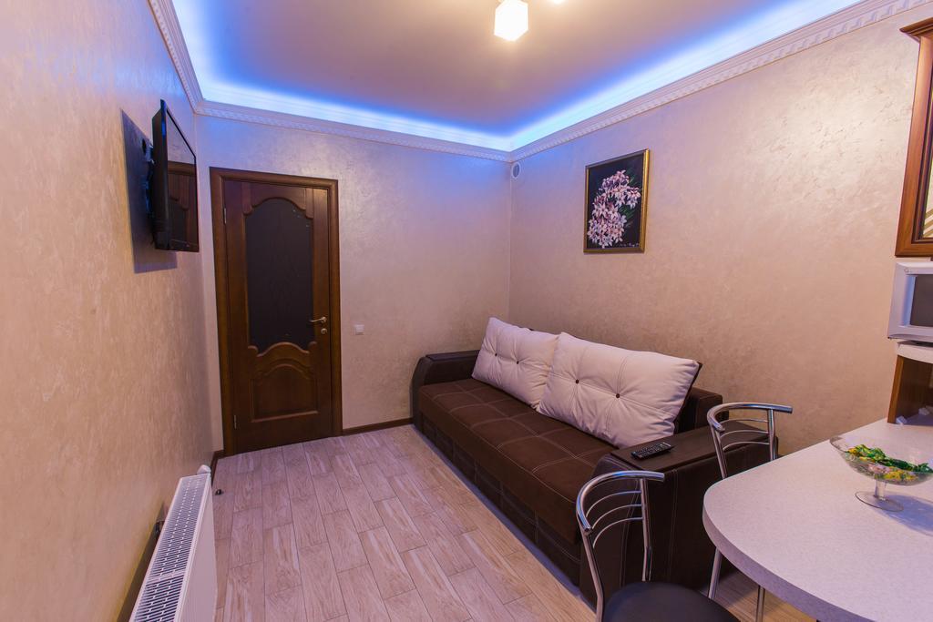 Modern Apartment On Akademika Sakharova 27A Ivano-Frankivsk Exterior photo